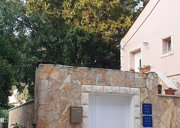 בית הארחה Erika